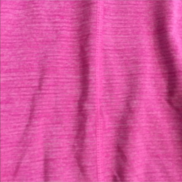 Lululemon athletic top with sports bra. Size 6US - Picture 3 of 8